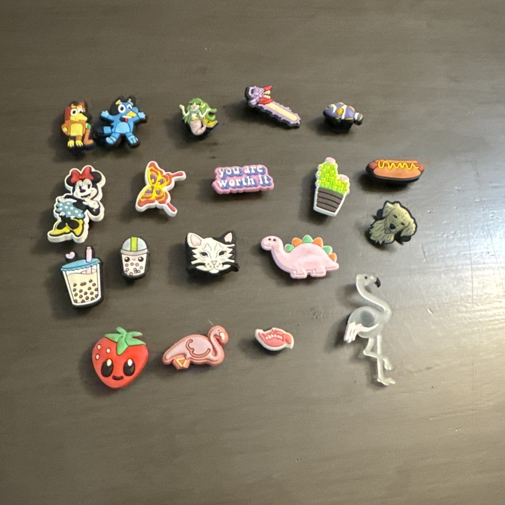 Lot Of Random Crock Charms Minnie Cat Dog Bluey Butterfly Strawberry Fish More !